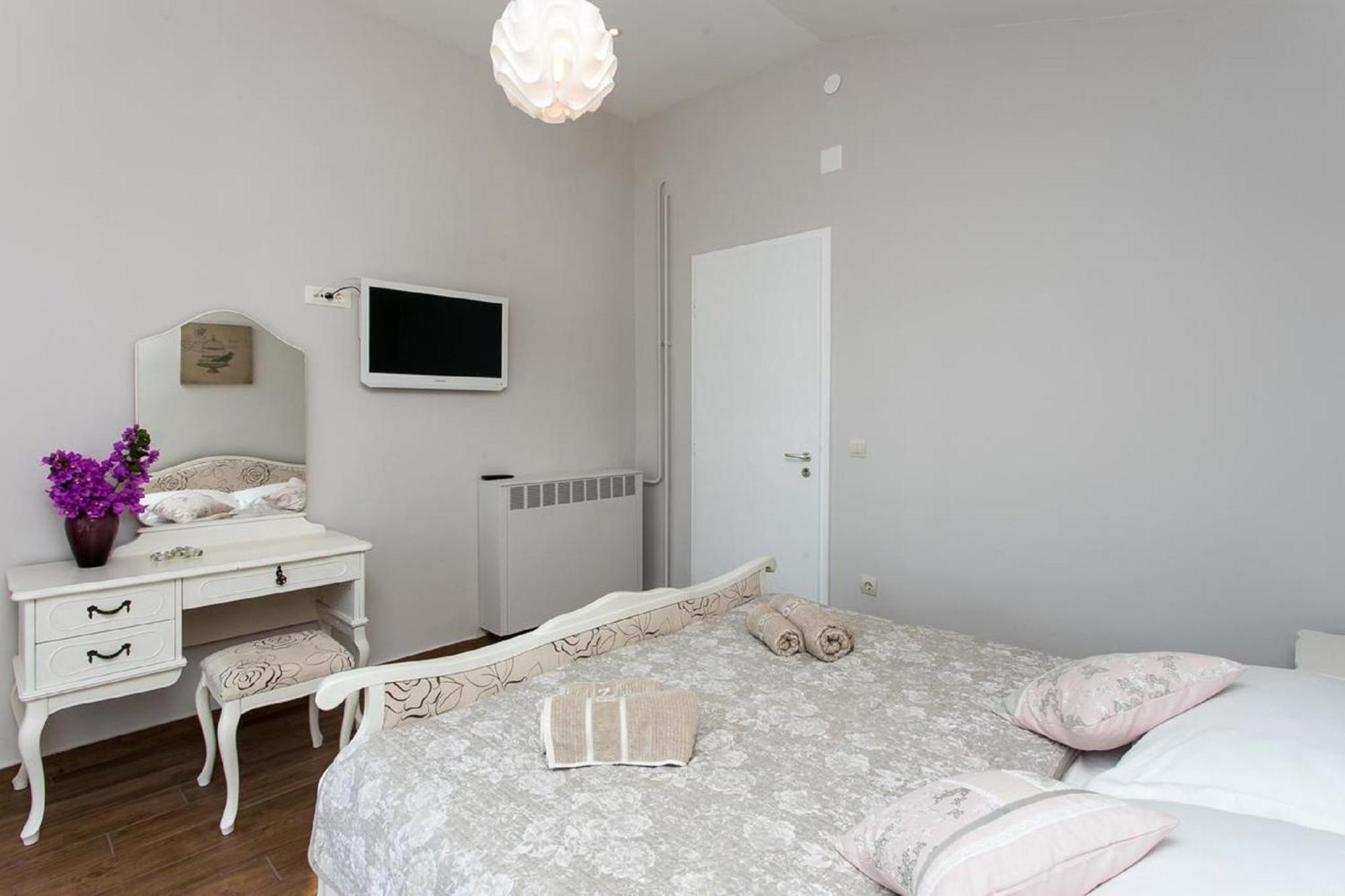 Apartments Villa Mirjana Mlini Bilik gambar